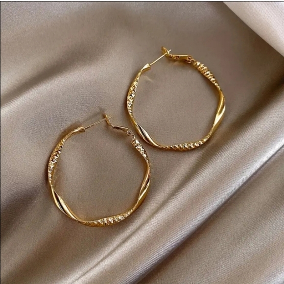 Jewelry - Gold Hoop Earrings New In Package